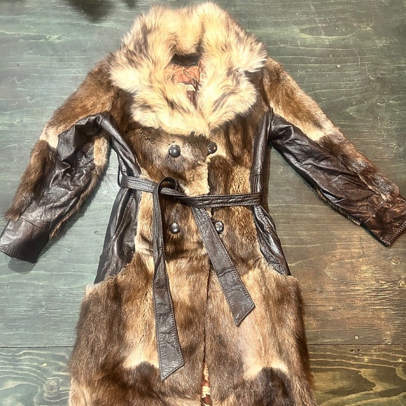 Fabulous Fur coat - Picture 1 of 11